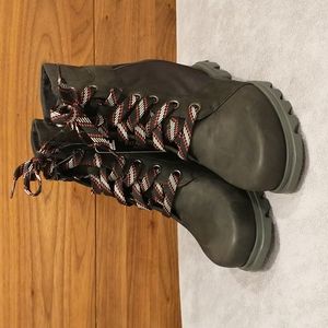 Like New Sorel Joan of Arctic™ Wedge III Waterproof Lexie Lace-Up Bootie size 9
